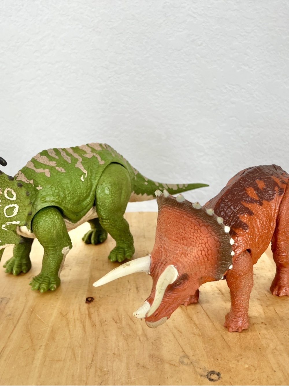 Jurassic World Sinoceratops & Triceratops Roarivores Tall Mattel Figure